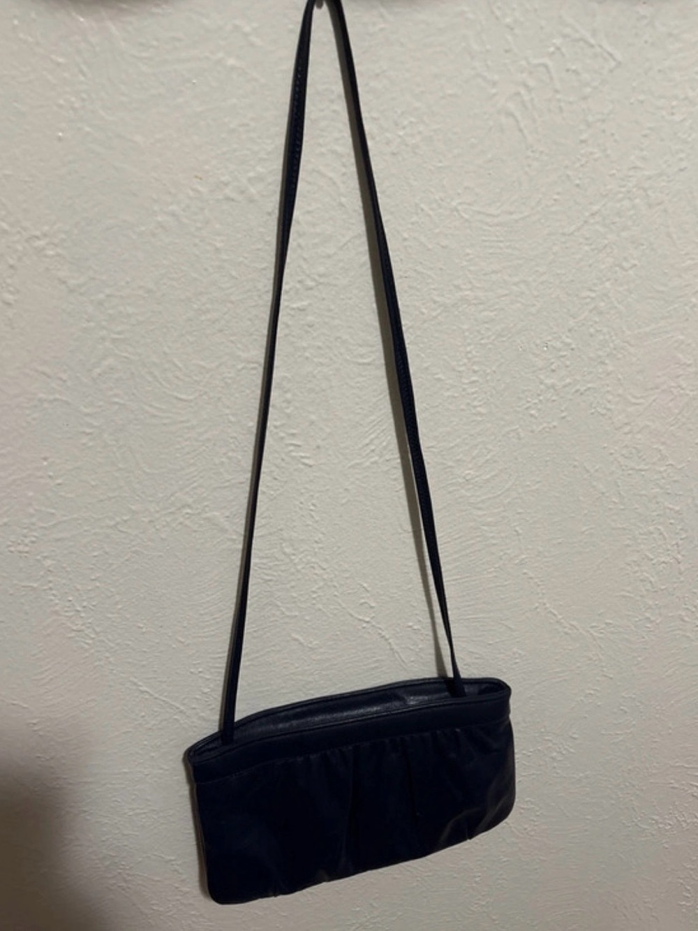 1970s vintage navy blue leather purse
